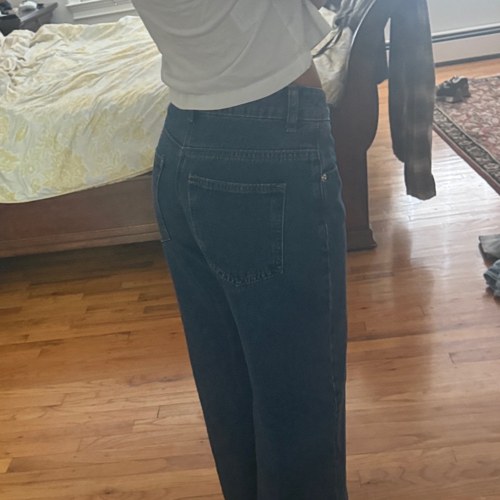Petite Raelynn Washed Low Rise Jeans - Picture 2 of 4